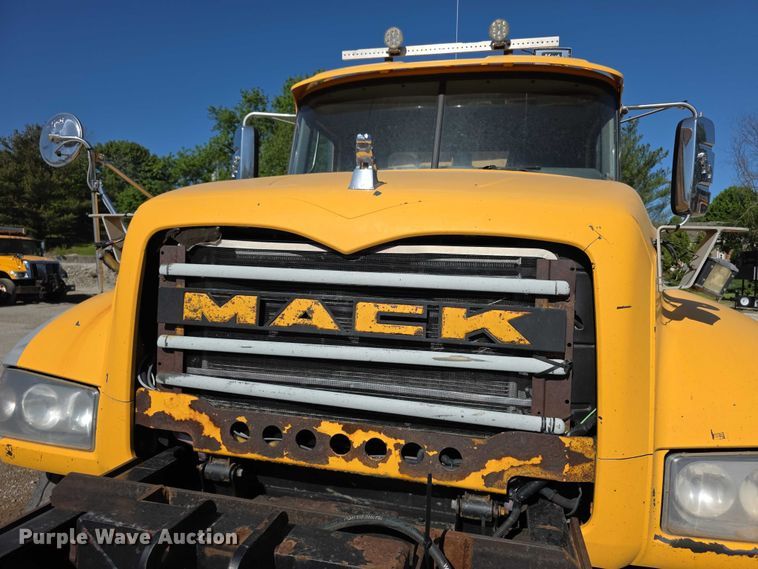 image for item FH6008 2010 Mack GU713 dump truck