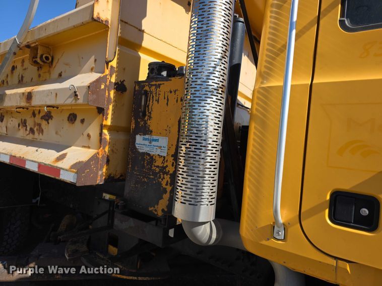 image for item FH6008 2010 Mack GU713 dump truck