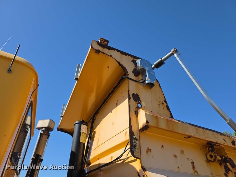 image for item FH6008 2010 Mack GU713 dump truck