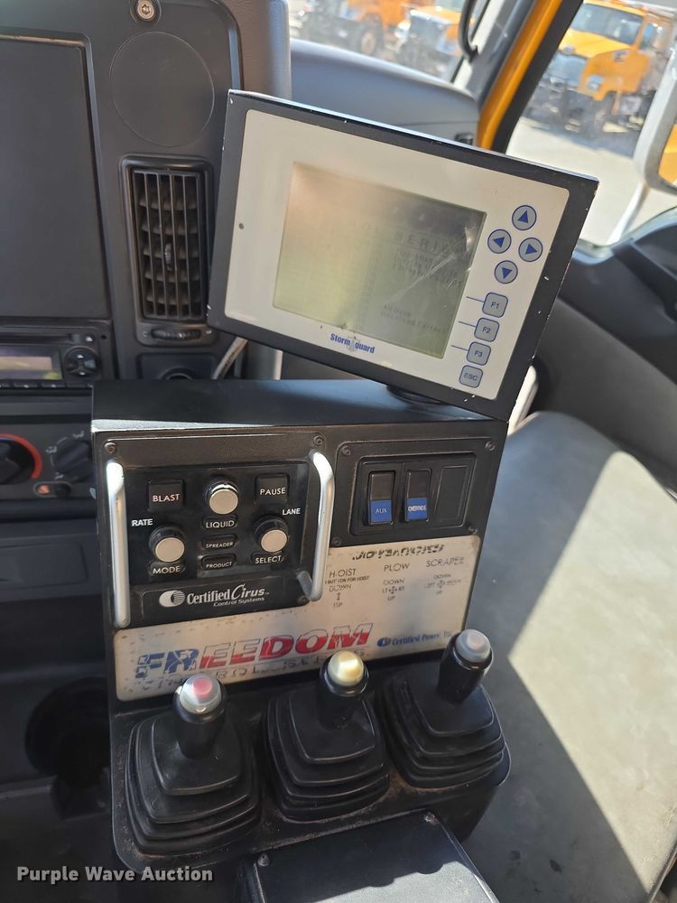 image for item FH6008 2010 Mack GU713 dump truck