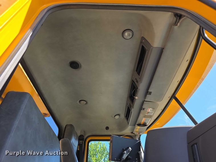 image for item FH6008 2010 Mack GU713 dump truck