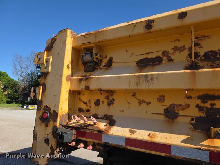 image for item FH6009 2012 International 7500 dump truck
