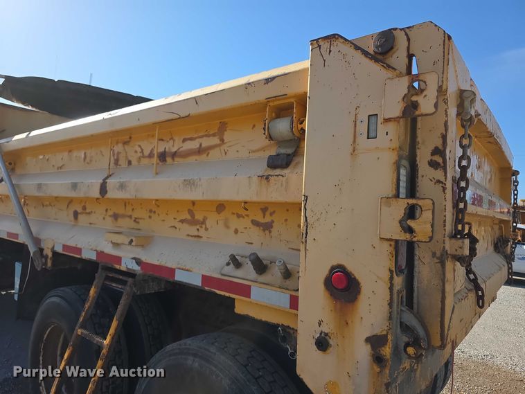 image for item FH6009 2012 International 7500 dump truck