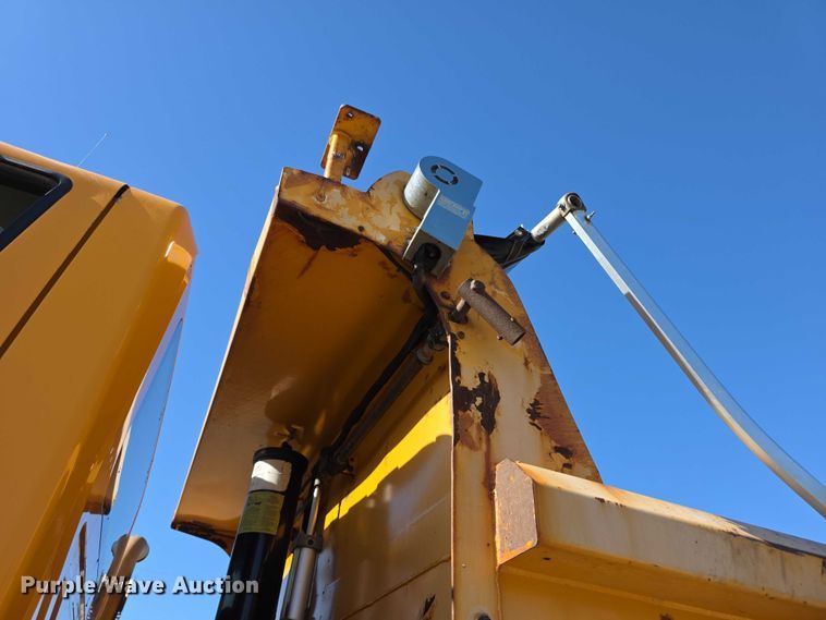 image for item FH6009 2012 International 7500 dump truck