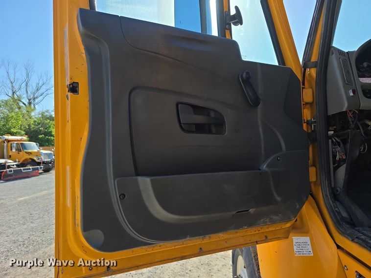 image for item FH6009 2012 International 7500 dump truck