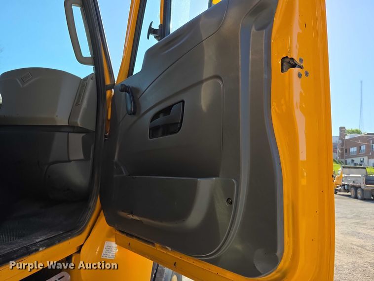 image for item FH6009 2012 International 7500 dump truck