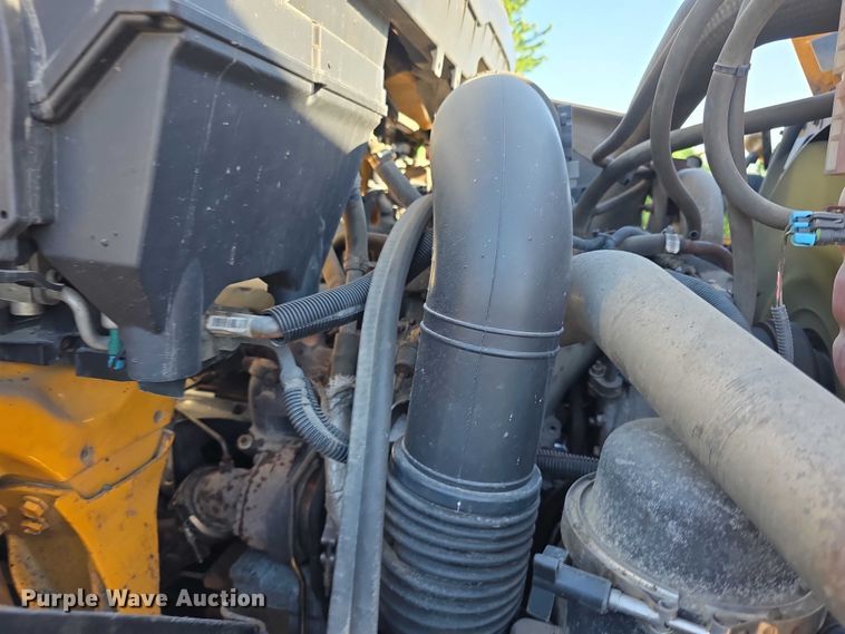 image for item FH6009 2012 International 7500 dump truck
