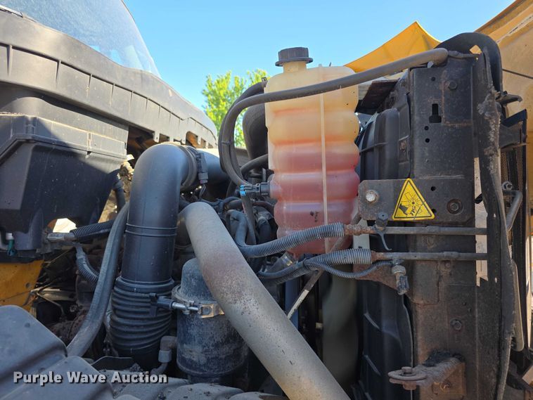 image for item FH6009 2012 International 7500 dump truck