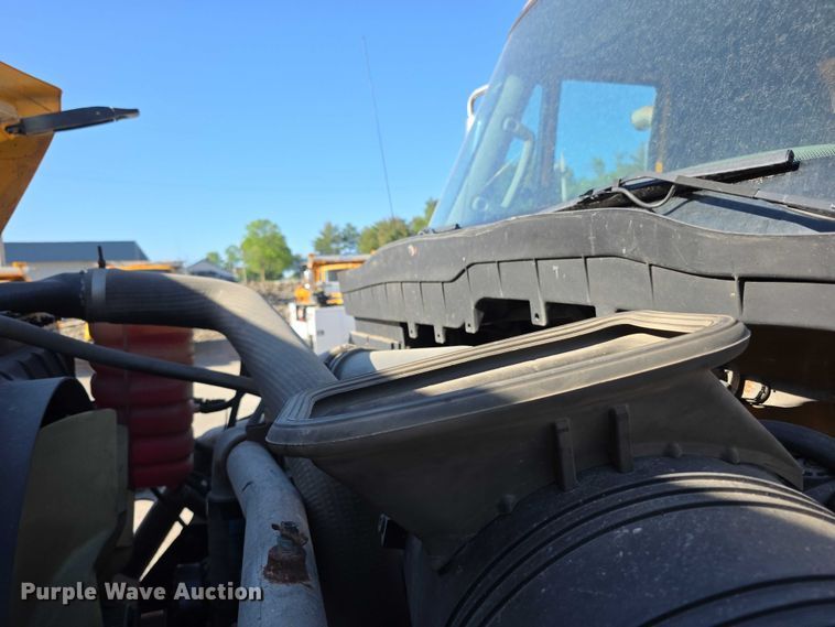 image for item FH6009 2012 International 7500 dump truck