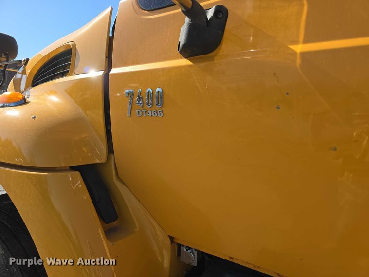 image for item FH6010 2006 International 7400 dump truck