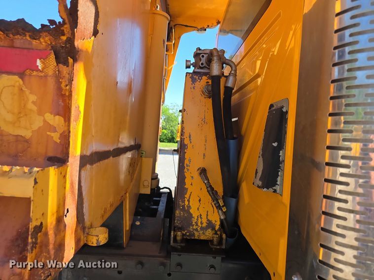 image for item FH6010 2006 International 7400 dump truck