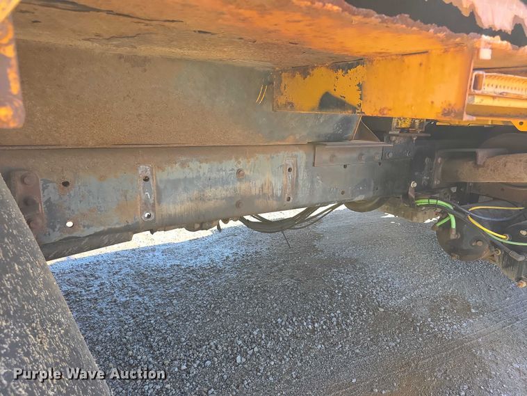 image for item FH6010 2006 International 7400 dump truck