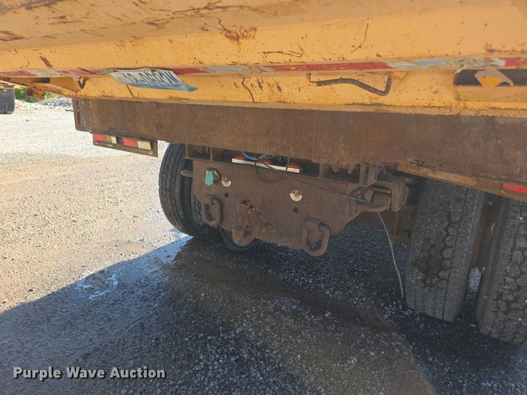 image for item FH6010 2006 International 7400 dump truck