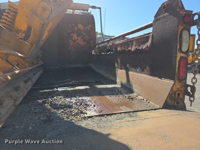 image for item FH6010 2006 International 7400 dump truck