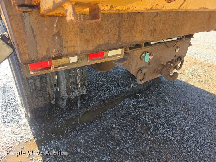 image for item FH6010 2006 International 7400 dump truck