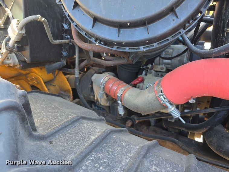 image for item FH6010 2006 International 7400 dump truck