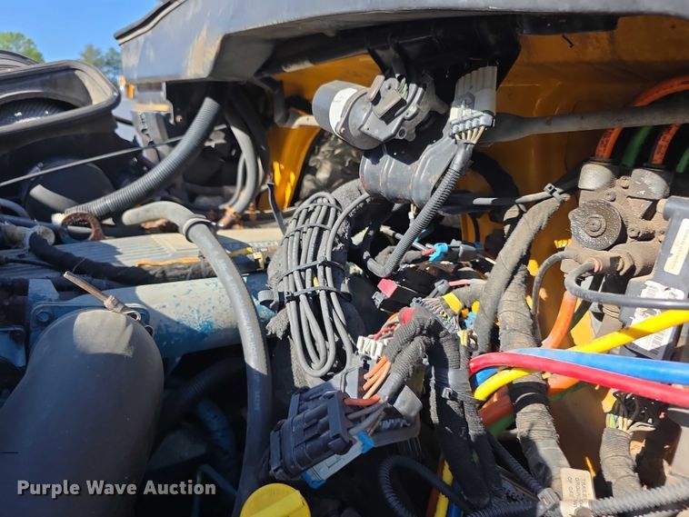 image for item FH6010 2006 International 7400 dump truck