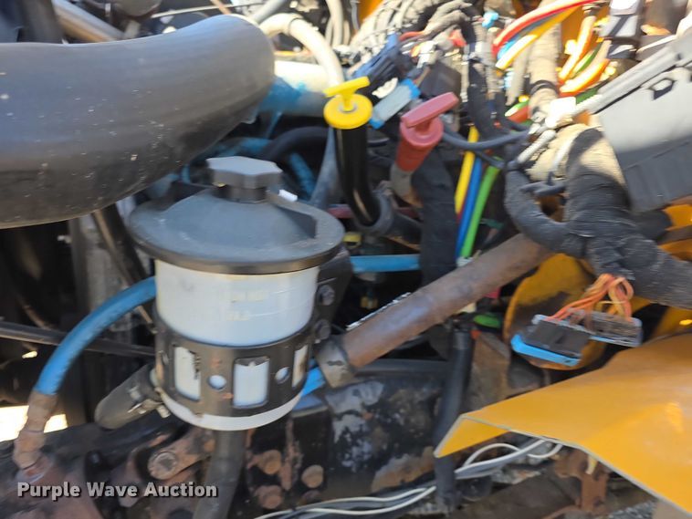 image for item FH6010 2006 International 7400 dump truck
