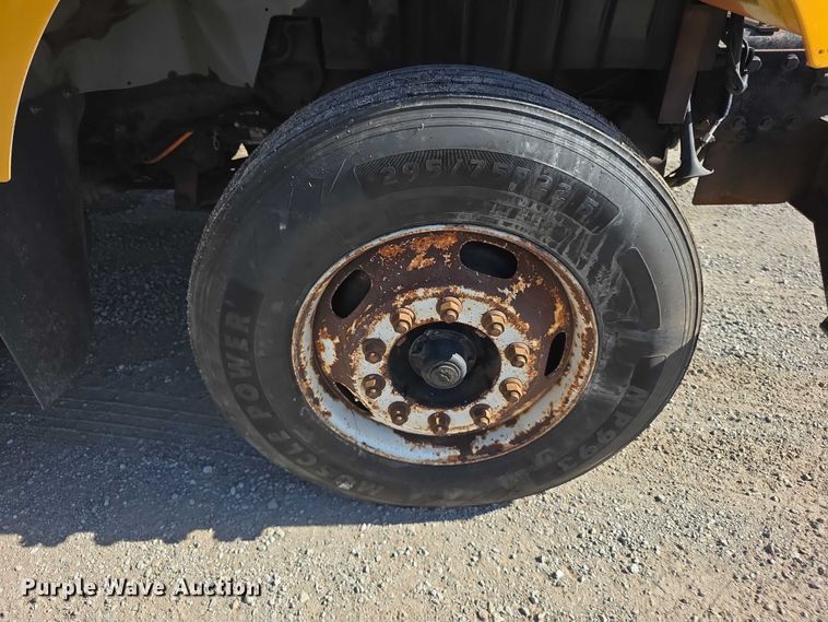 image for item FH6010 2006 International 7400 dump truck