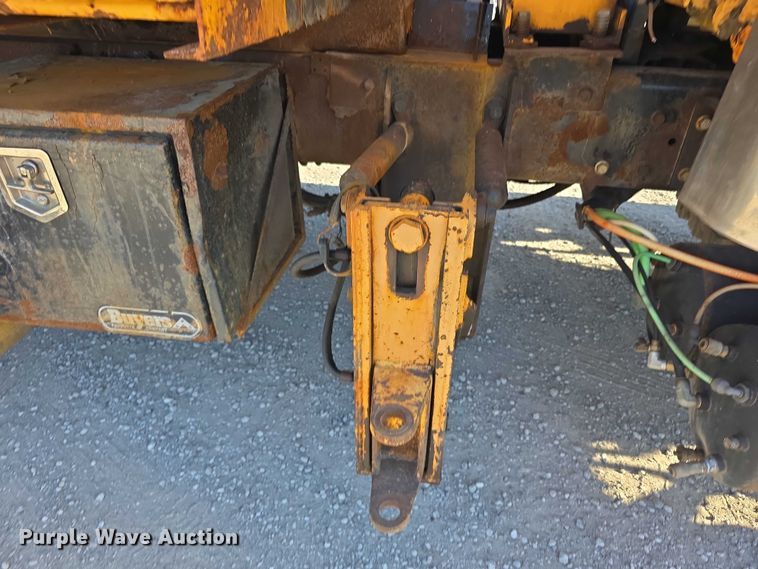 image for item FH6011 2005 International 7400 dump truck