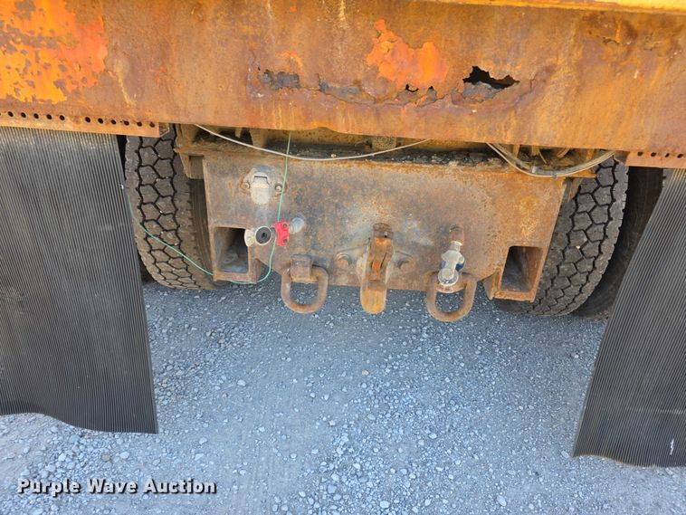 image for item FH6011 2005 International 7400 dump truck