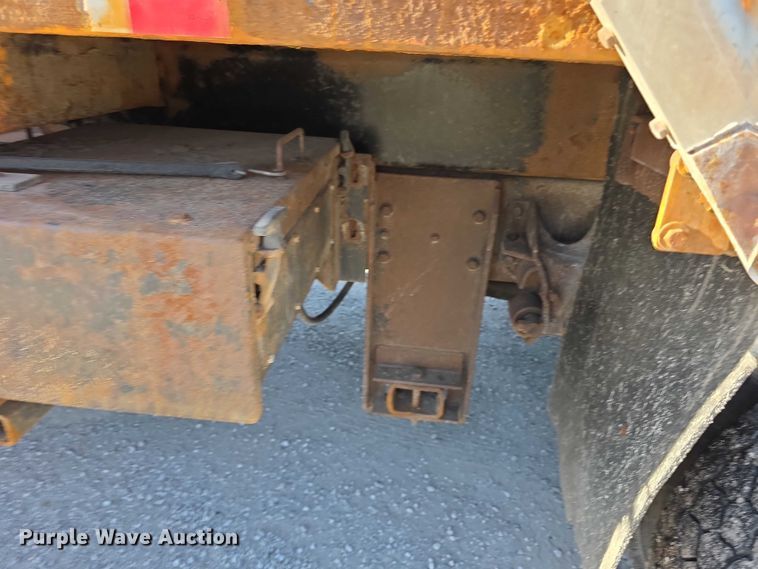 image for item FH6011 2005 International 7400 dump truck
