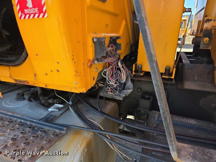 image for item FH6011 2005 International 7400 dump truck