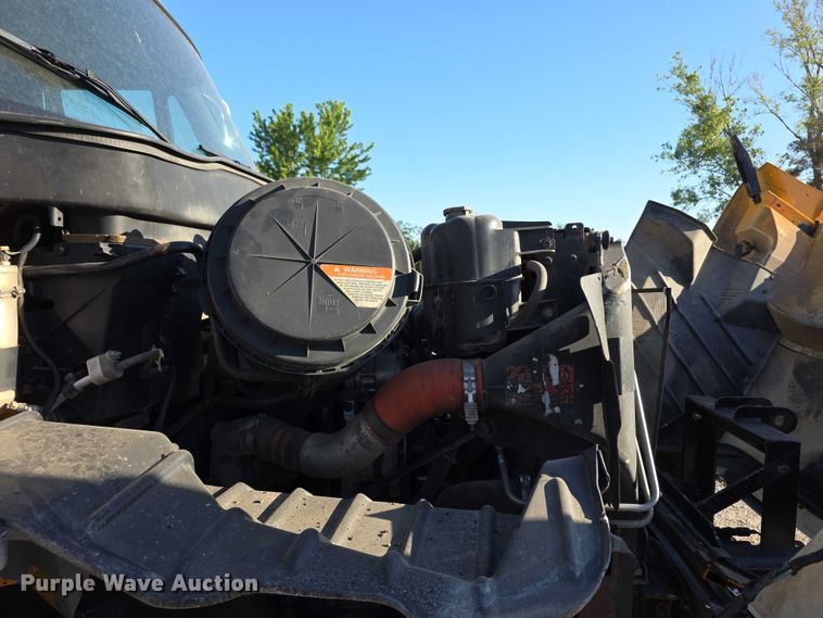 image for item FH6011 2005 International 7400 dump truck