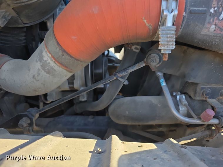 image for item FH6011 2005 International 7400 dump truck
