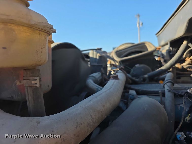image for item FH6011 2005 International 7400 dump truck