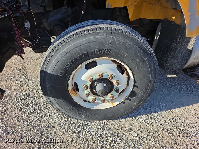 image for item FH6011 2005 International 7400 dump truck