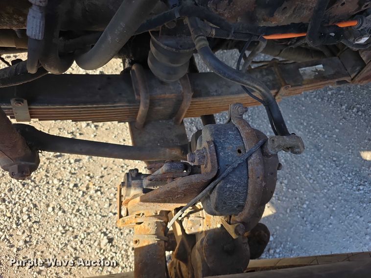 image for item FH6011 2005 International 7400 dump truck