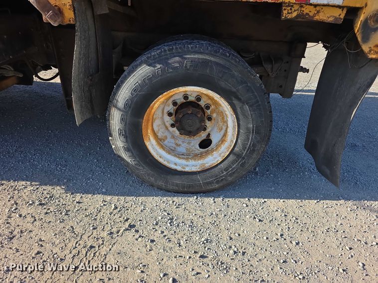 image for item FH6011 2005 International 7400 dump truck