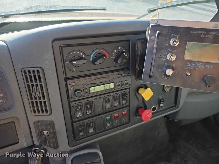 image for item FH6011 2005 International 7400 dump truck