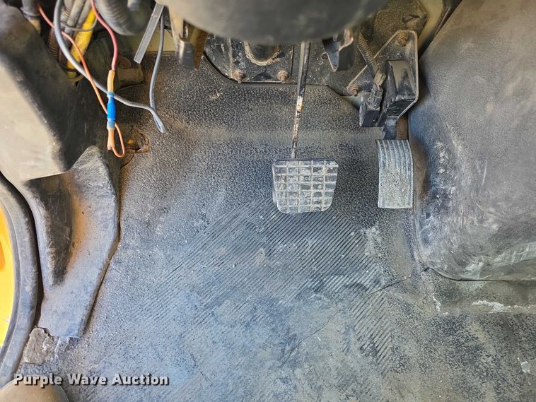 image for item FH6011 2005 International 7400 dump truck