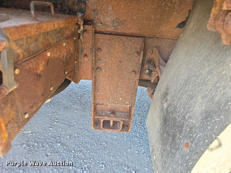 image for item FH6012 2006 International 7400 dump truck