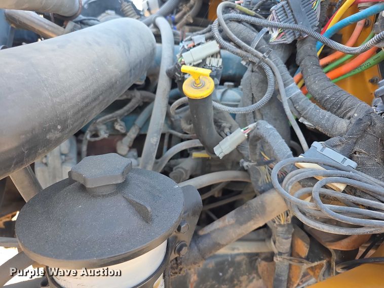 image for item FH6012 2006 International 7400 dump truck