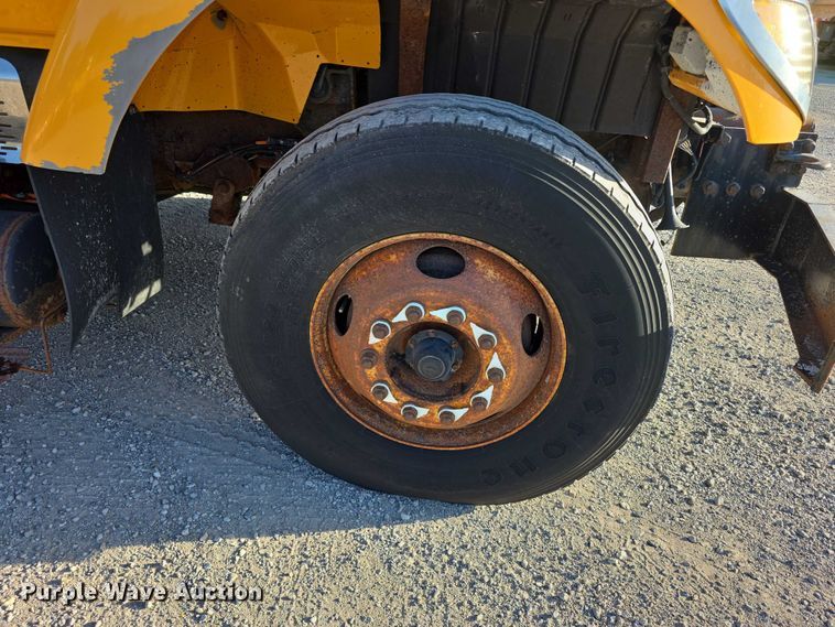 image for item FH6012 2006 International 7400 dump truck