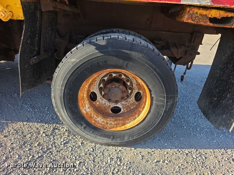 image for item FH6012 2006 International 7400 dump truck
