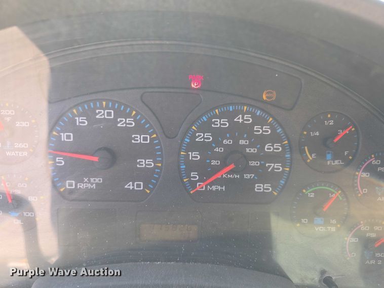 image for item FH6012 2006 International 7400 dump truck