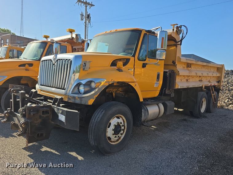 image for item FH6013 2013 International 7500 dump truck