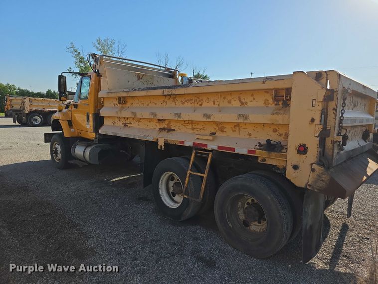 image for item FH6013 2013 International 7500 dump truck