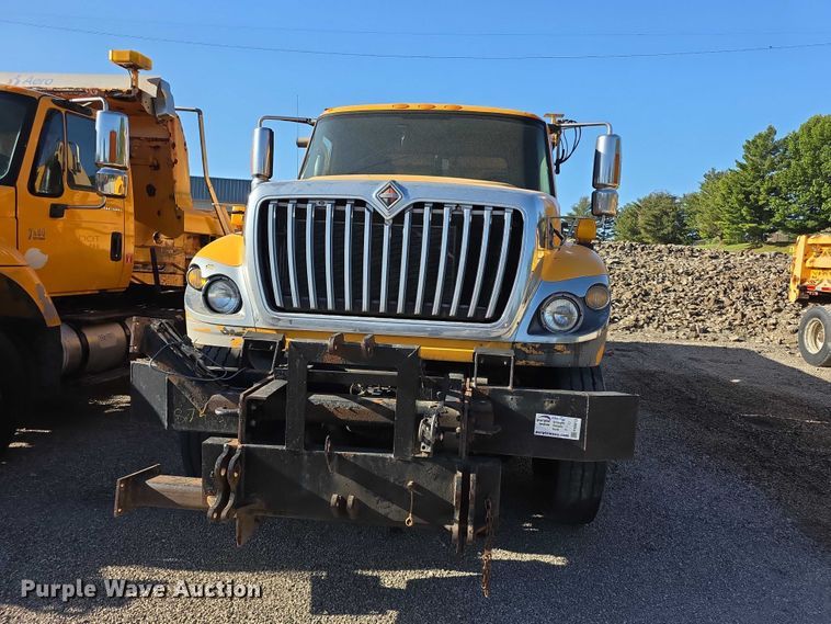 image for item FH6013 2013 International 7500 dump truck