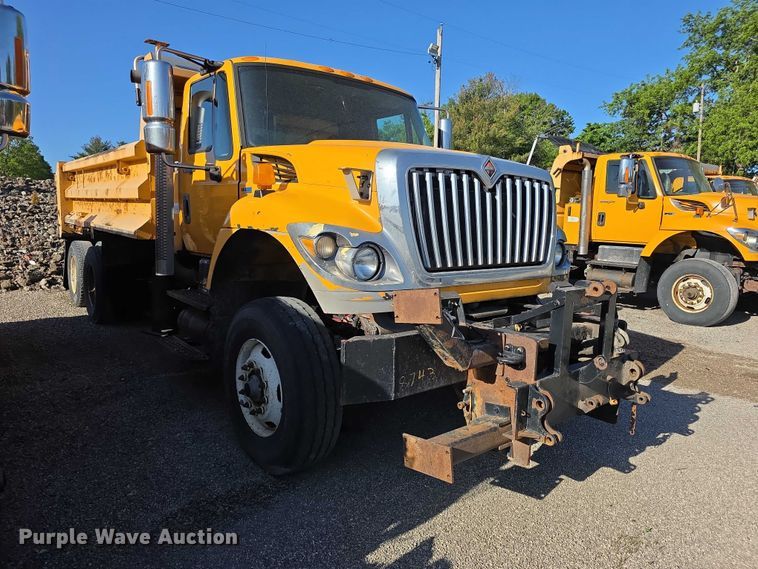 image for item FH6013 2013 International 7500 dump truck