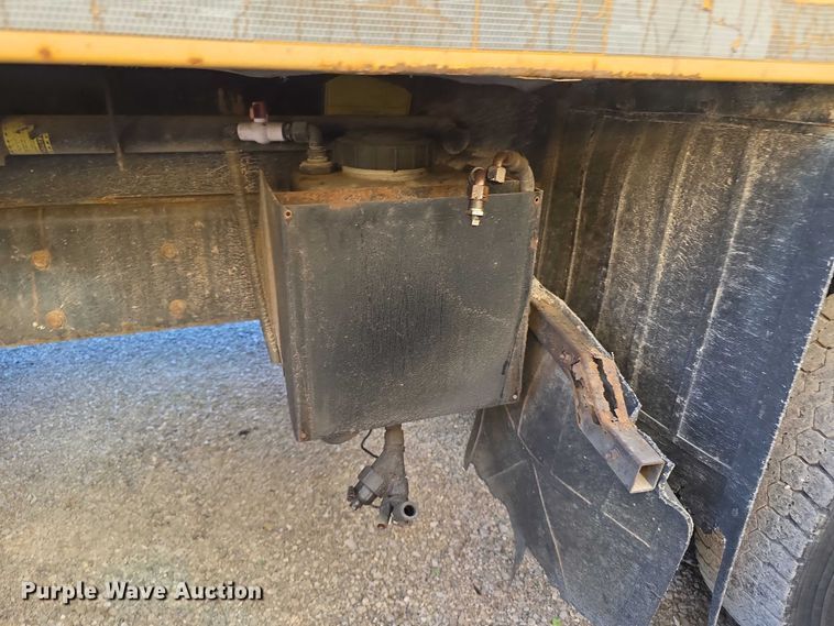 image for item FH6013 2013 International 7500 dump truck