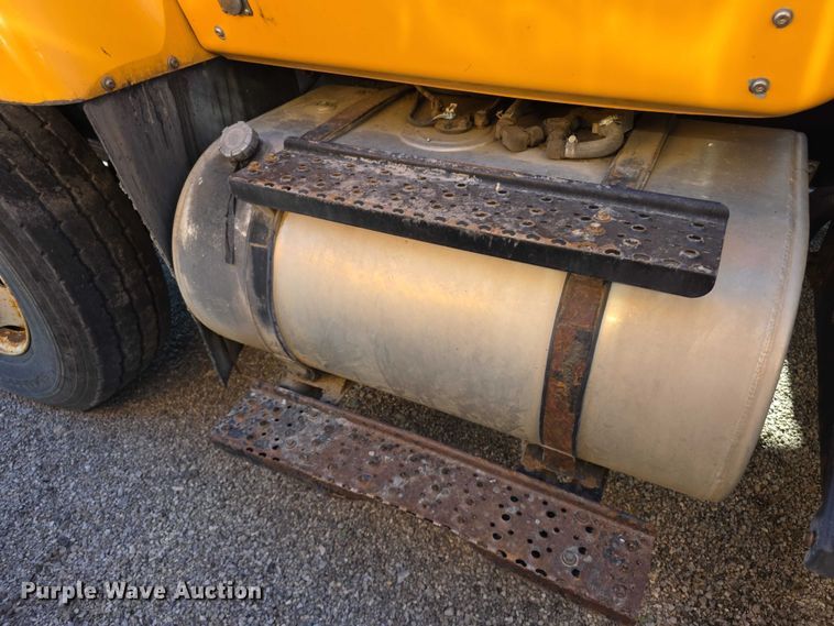 image for item FH6013 2013 International 7500 dump truck