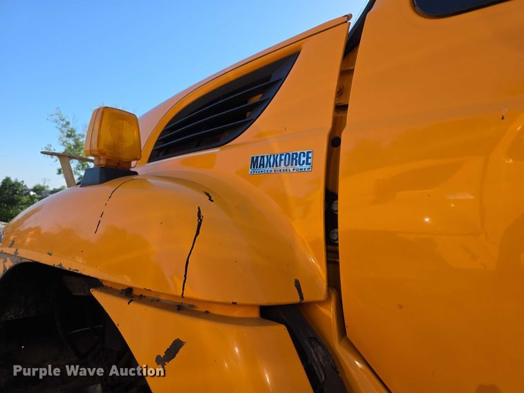 image for item FH6013 2013 International 7500 dump truck