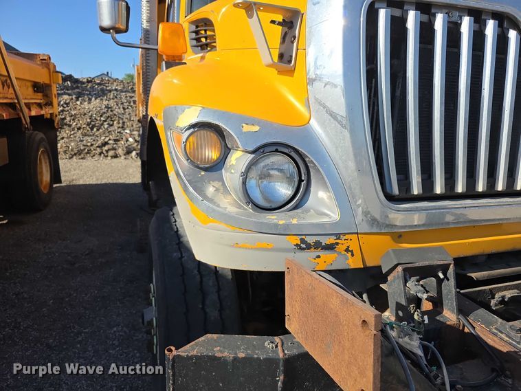 image for item FH6013 2013 International 7500 dump truck