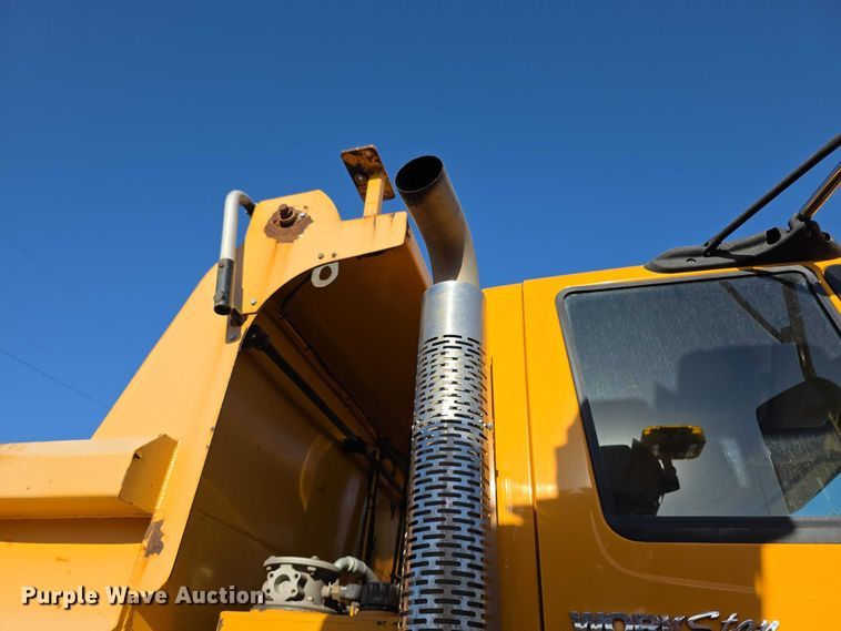 image for item FH6013 2013 International 7500 dump truck