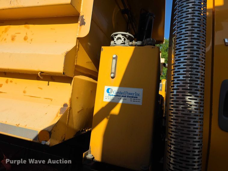 image for item FH6013 2013 International 7500 dump truck